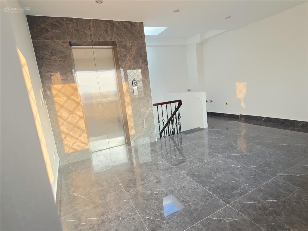 Bán nhà riêng tại thạch bàn, 7,9 tỷ, 35 m2, 3pn, 5wc, hướng tây bắc, pháp lý đầy đủ