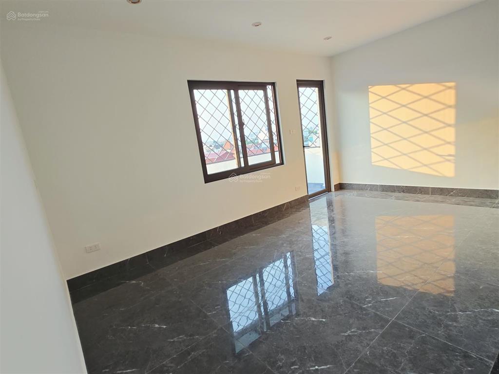 Bán nhà riêng tại thạch bàn, 7,9 tỷ, 35 m2, 3pn, 5wc, hướng tây bắc, pháp lý đầy đủ