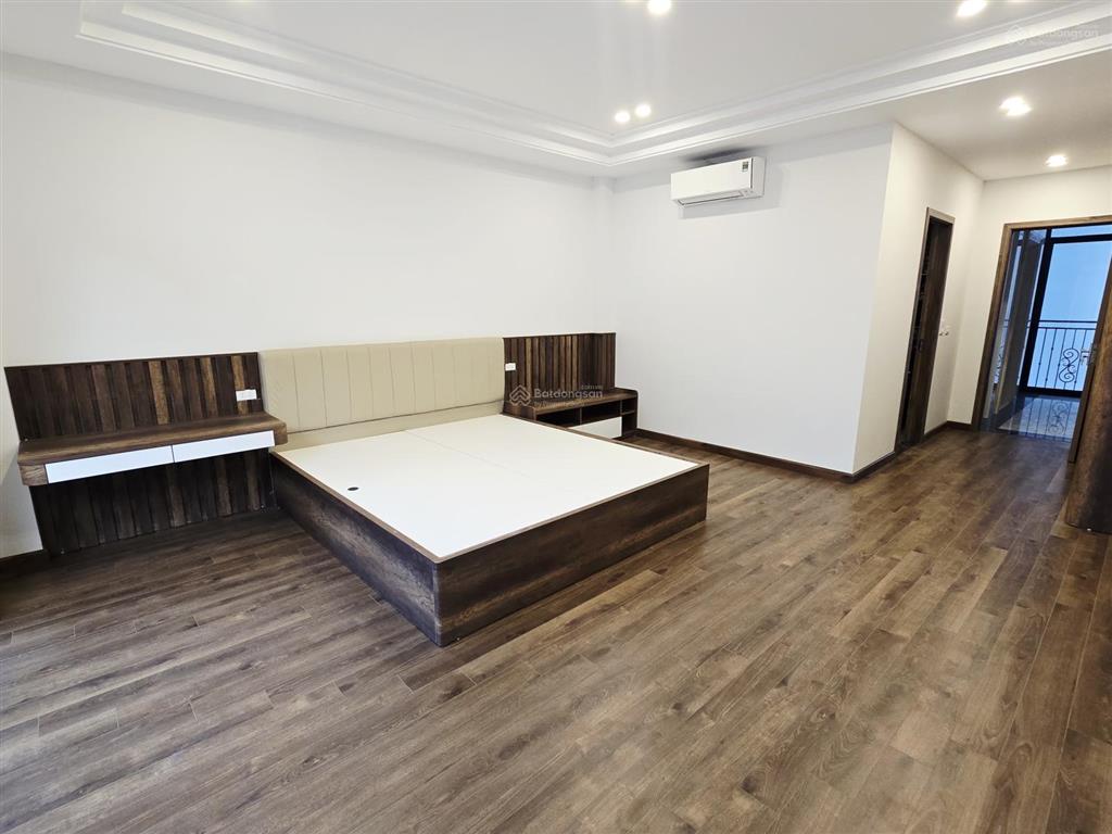Bán nhà mới lâm hạ  bồ đề, long biên 69m2 x 7 tầng thang máy  gara ô tô tránh  full nội thất