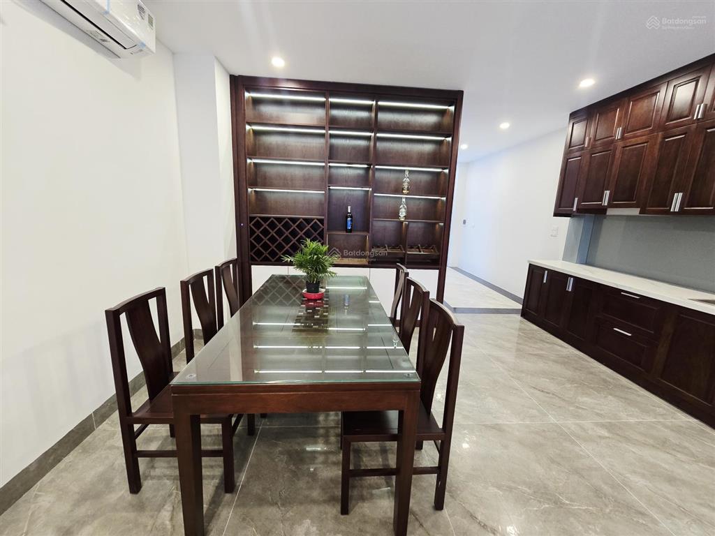 Bán nhà mới lâm hạ  bồ đề, long biên 69m2 x 7 tầng thang máy  gara ô tô tránh  full nội thất