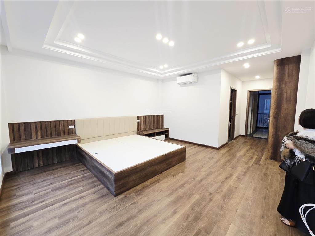 Bán nhà mới lâm hạ  bồ đề, long biên 69m2 x 7 tầng thang máy  gara ô tô tránh  full nội thất
