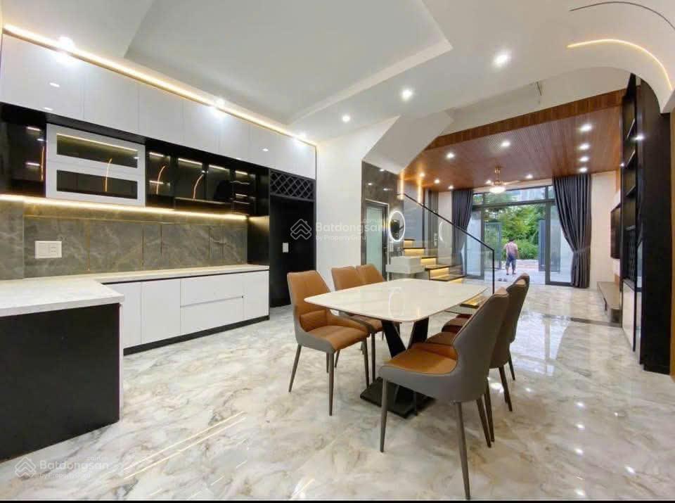 Bán nhà 3 tầng mặt tiền đường bàu cầu 28, p. hoà xuân. đà nẵng