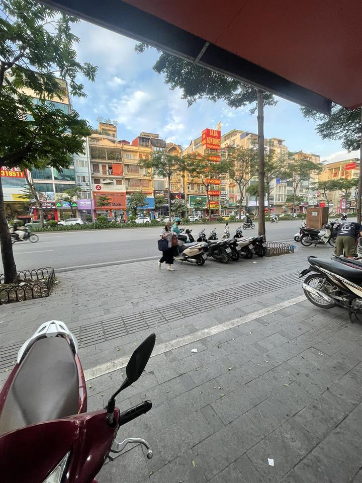 Bán gấp nhà mặt phố 80m2,xây 6 tầng mặt tền 4,6m,kinh doanh đỉnh giá 65 tỷ tại kim liên, đống đa,