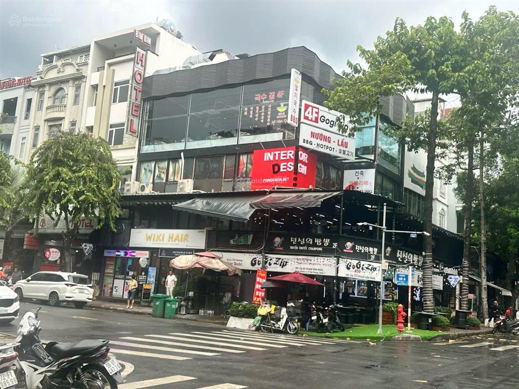 Bán nhà mặt phố tại góc 2 mặt tiền phố ẩm thực, 125 tỷ, 333 m2, hàng hiếm tại hot!