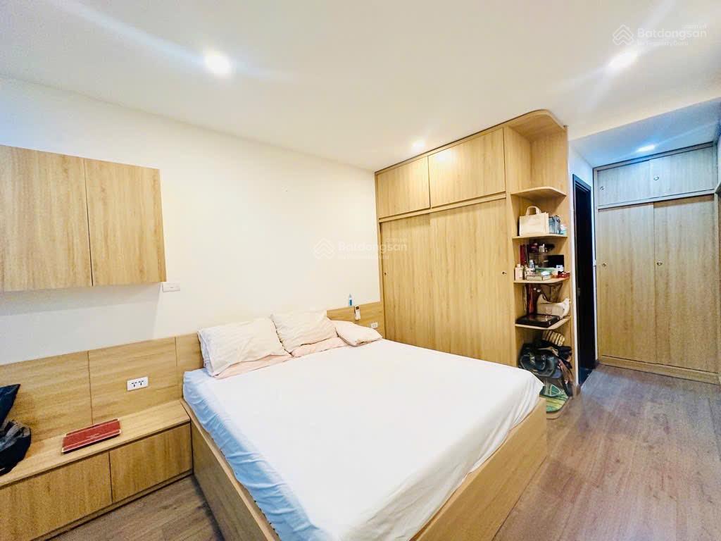 Bán căn hộ tòa 30t2 nguyễn chánh, cầu giấy, 50m2, 4 tỷ, 2 pn, 1 wc, sổ đỏ cc, full nội thất mới đẹp