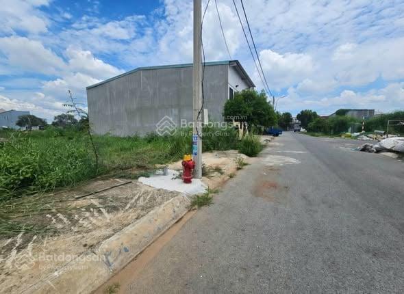 Ngộp tới nóc, chủ gửi 1 nền đất đường nhựa, thuộc kdc hải sơn 5x20 giá net chỉ có 1ty250,shr