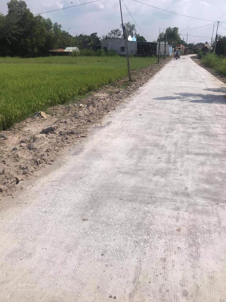 Bán nền đất 5x22, đối diện e.city tân đức giá ngộp chỉ có 690trieu, đường xe hơi