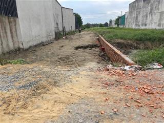 Bán nền đất 5x22, đối diện e.city tân đức giá ngộp chỉ có 690trieu, đường xe hơi