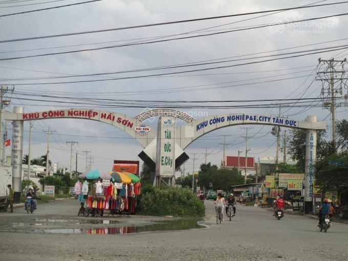 Bán nền đất 5x22, đối diện e.city tân đức giá ngộp chỉ có 690trieu, đường xe hơi