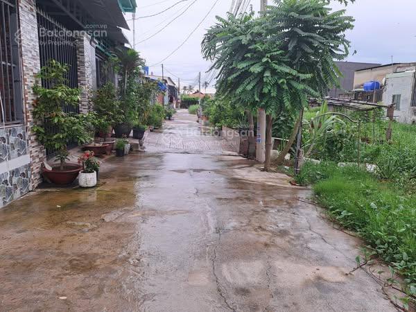 700 triệu mua được đất đức hòa đông, 4x22 (88m2), đường bê tông 5m ngay cây xăng đồng nai