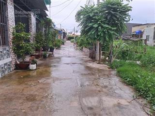 700 triệu mua được đất đức hòa đông, 4x22 (88m2), đường bê tông 5m ngay cây xăng đồng nai