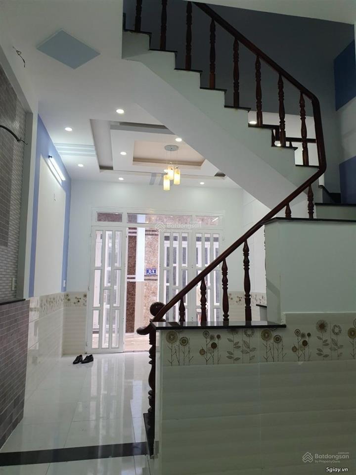 Bán nhà đức hòa đông, srh, 5x17m, giá 1tỷ950, 3pn, 2wc, mt bê tông 5m, xã đức hòa đông