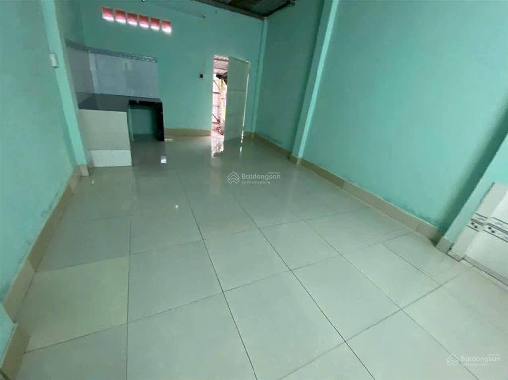 Bán nhà gần kcn tân đức, 4x25, đường 7m, view kênh thông thoáng, giá chỉ 1ty230,shr,  0704 794 ***