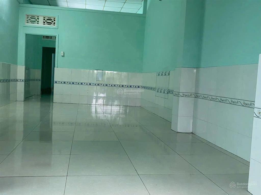 Bán nhà gần kcn tân đức, 4x25, đường 7m, view kênh thông thoáng, giá chỉ 1ty230,shr,  0704 794 ***