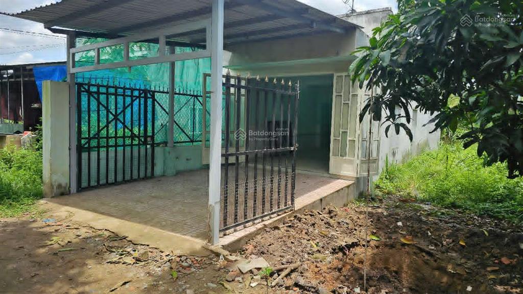 Bán nhà gần kcn tân đức, 4x25, đường 7m, view kênh thông thoáng, giá chỉ 1ty230,shr,  0704 794 ***
