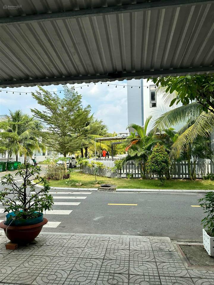 Bán căn góc 2 mặt tiền đường thuộc kđt bella villa, 8x15m, dtsd 167m2, giá tốt 3tỷ6