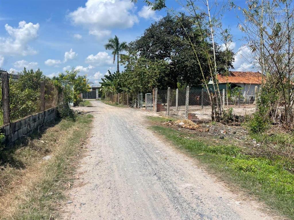 Chủ cắt lỗ, bán nhanh lô đất sổ sẵn, đường bàu sen, xã hòa khánh, 4x23 giá quá rẻ chỉ 450tr, shr