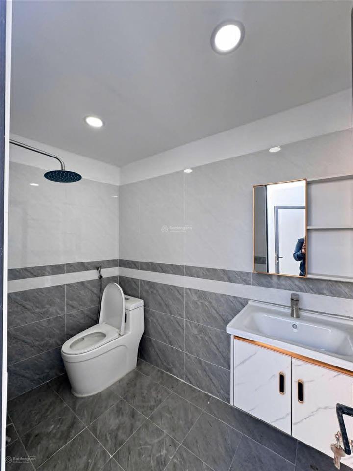 Bán nhà giá rẻ, sổ hồng riêng, 4,5x27, nhà mới xây, đường xe hơi giá 1ty450 xã đức hòa đông