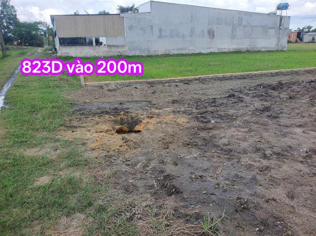 Ngộp! 378m2 đất xây nhà vườn, ngay sát ubx đức hòa thượng, sổ sẵn, đã san lấp giá chỉ có 1tỷ050