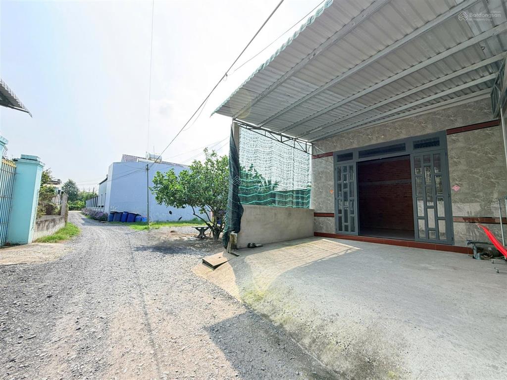 Bán nhà giá rẻ, shr, đường thông ô tô, 5x22 giá chỉ có 999tr, xã đức hòa thượng,  0704 794 ***