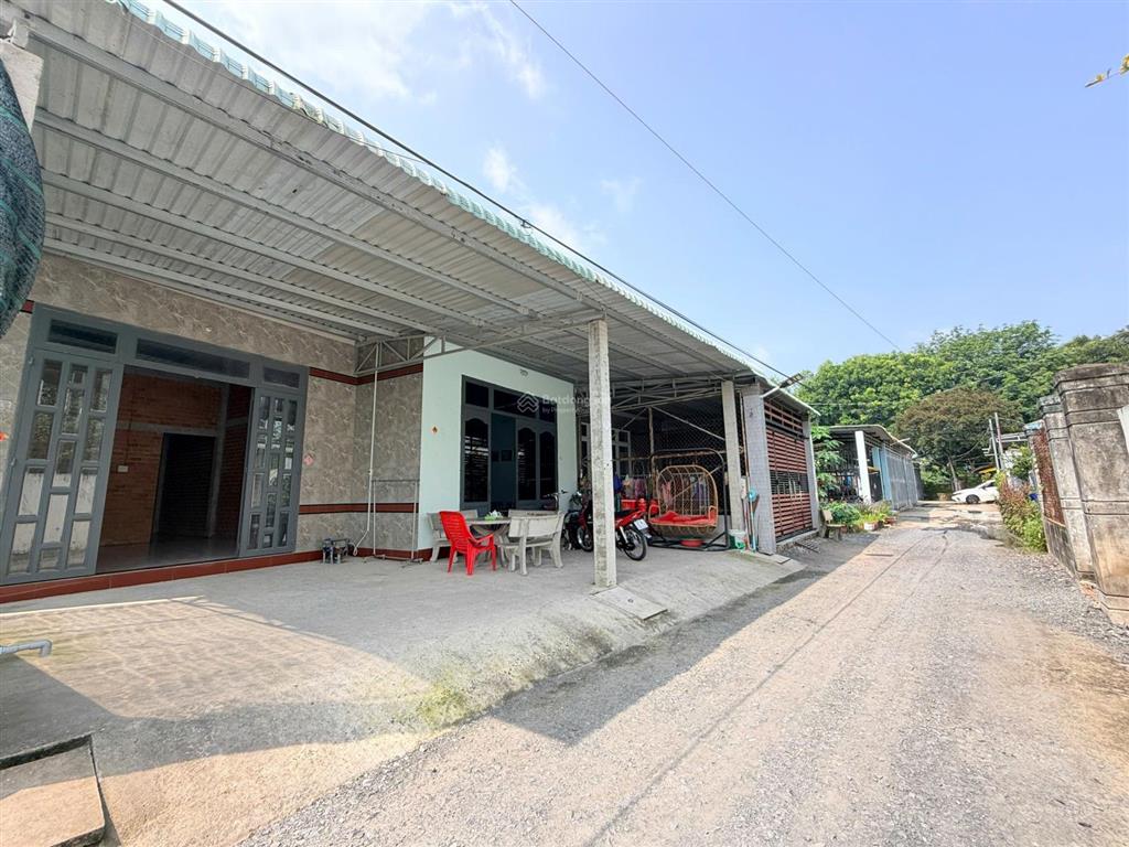 Bán nhà giá rẻ, shr, đường thông ô tô, 5x22 giá chỉ có 999tr, xã đức hòa thượng,  0704 794 ***