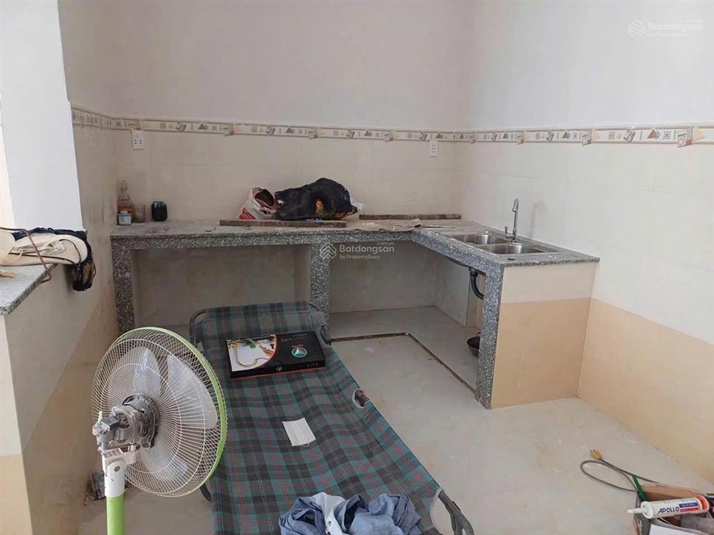 Nhà giá rẻ sổ hồng riêng, 5x31, nhà mới xây ngay trường cấp 3 thpt đức hòa, giá 1ty5, đường xe ô tô
