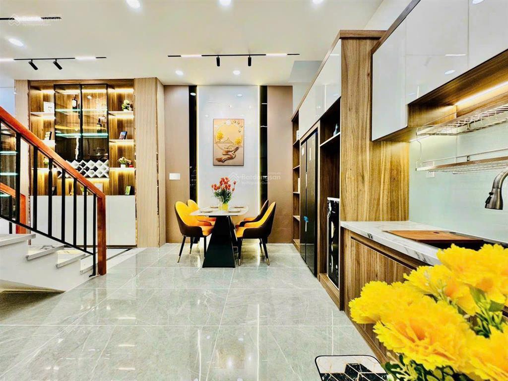 Bán nhà hẻm xe hơi 611 rộng 8m đường điện biên phủ phường 1 quận 3, dt 4.8x18m, giá 16 tỷ