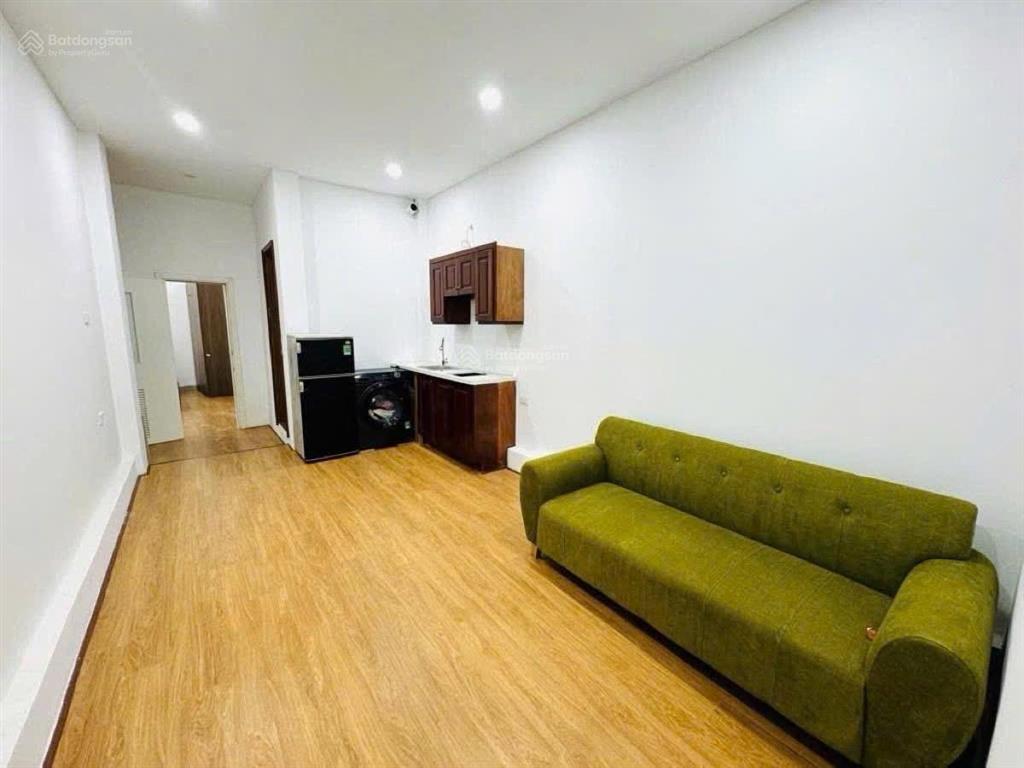 Trung tâm đống đa  ô tô đỗ cửa  dòng tiền ổn định  7 phòng to khép kín