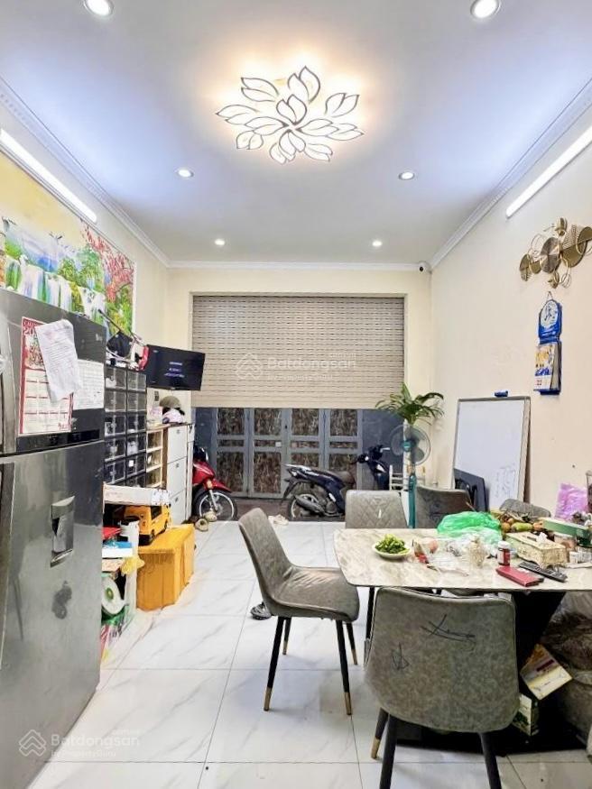 Đống đa nhà đẹp ở ngay 5 tầng gần phố