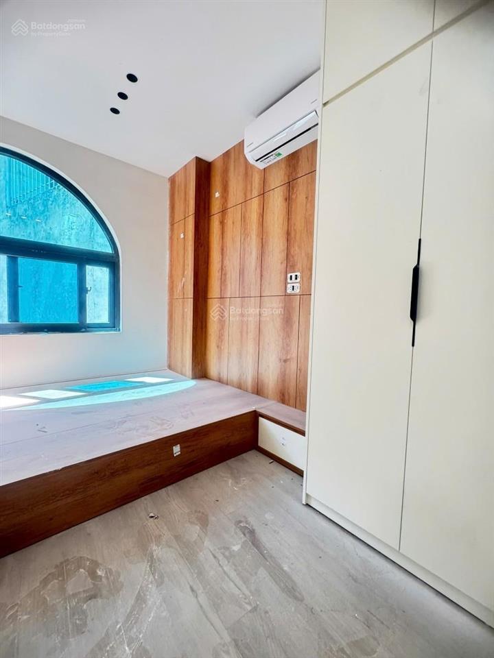 Khâm thiên  15m ra ngõ 7 tầng  thang máy  nhà mới ở luôn