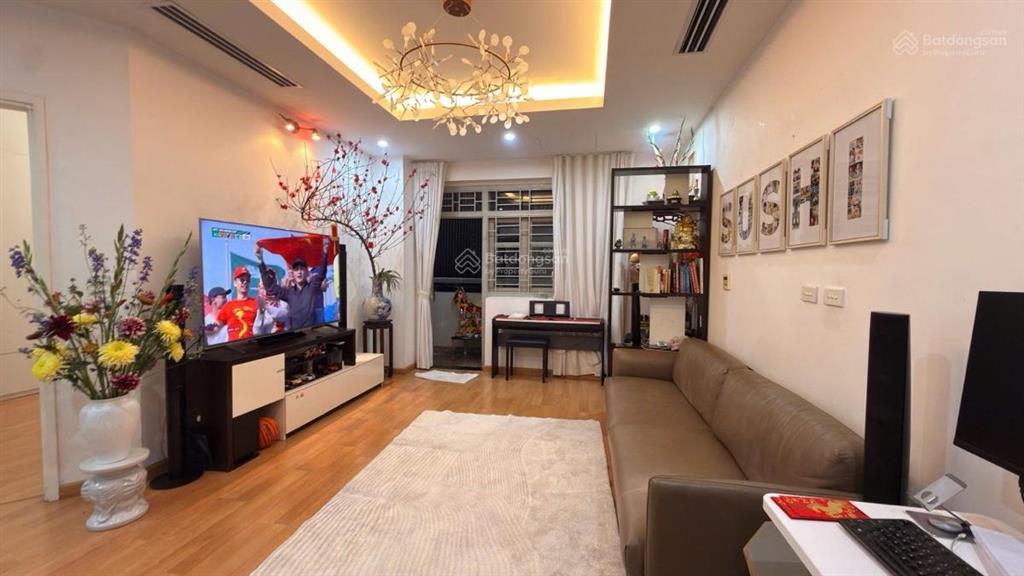 Cầu giấy  nhỉnh 7 tỷ  90m²  2n 2wc tầng đẹp view thoáng mát