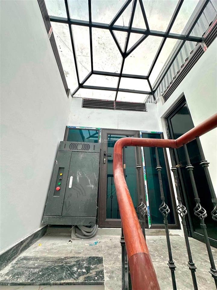 Bán nhà riêng 3pn, 4wc, 42m2, 17,5 tỷ tại phố trần quốc hoàn, quận cầu giấy