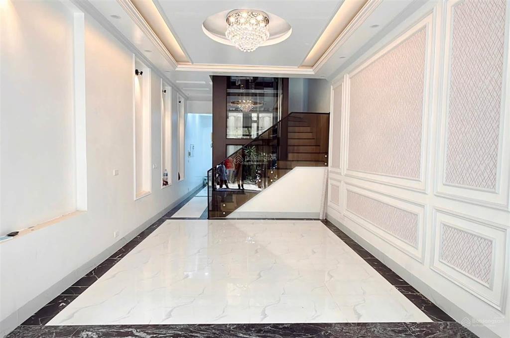 Bán nhà riêng 54m2, 17,5 tỷ tại hồ văn chương, phường văn chương, quận đống đa