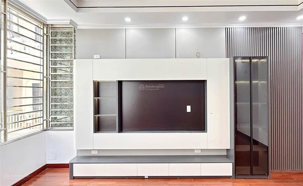 Bán nhà riêng 54m2, 17,5 tỷ tại hồ văn chương, phường văn chương, quận đống đa