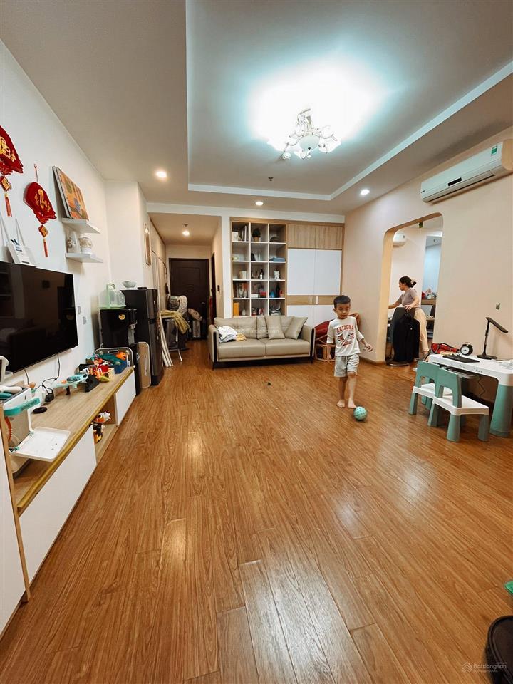 Bán căn hộ times city, tầng trung  16,2 tỷ, 126 m2, 3pn, 2wc, nội thất đầy đủ