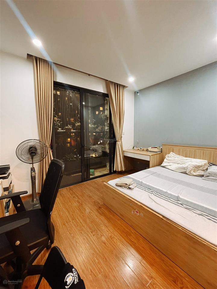 Bán căn hộ times city, tầng trung  16,2 tỷ, 126 m2, 3pn, 2wc, nội thất đầy đủ