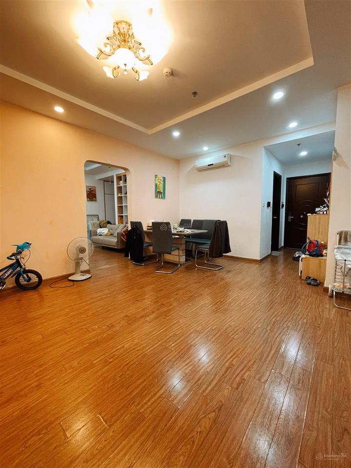 Bán căn hộ times city, tầng trung  16,2 tỷ, 126 m2, 3pn, 2wc, nội thất đầy đủ