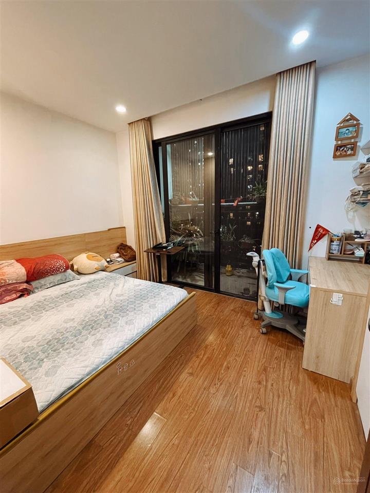 Bán căn hộ times city, tầng trung  16,2 tỷ, 126 m2, 3pn, 2wc, nội thất đầy đủ