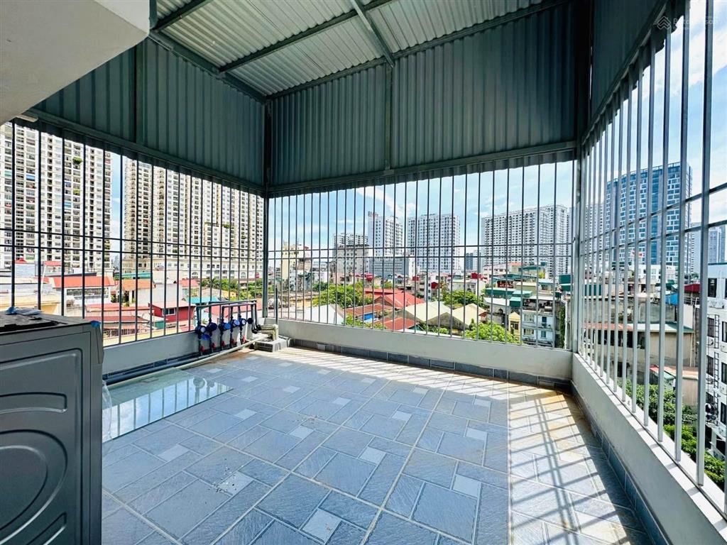Gà đẻ trứng vàng  lãi ròng hàng tháng  13 phòng khép kín  đối diện time city  thang máy