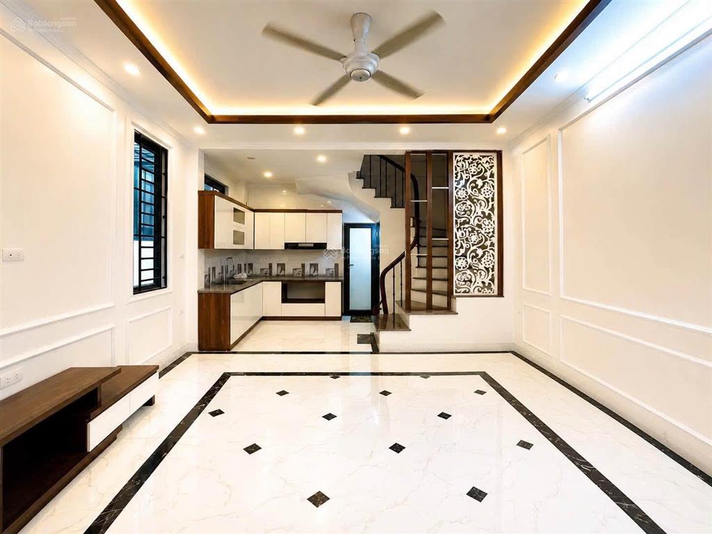 Không quy hoạch  tt ba đình nhà đẹp 5 tầng mới tinh sổ vuông mặt tiền rộng ở luôn lô góc 2 thoáng