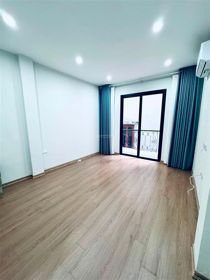 Trung tâm đống đa  nhà 2 thoáng gần phố  7 tầng thang máy  nhà mới ở luôn