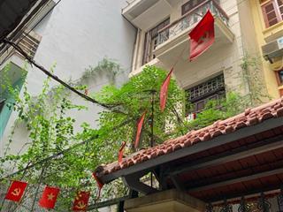 Đường láng đống đa nhà dân xây chắc chắn vị trí siêu đẹp sổ nở hậu ngõ thông