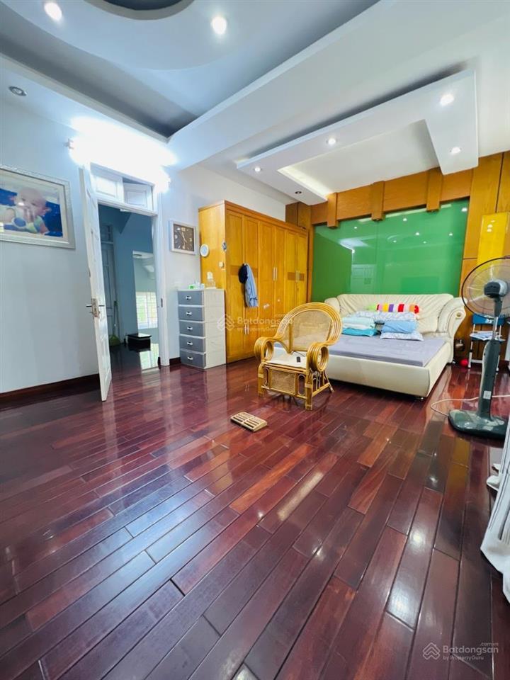 Ba đình  biệt thự sân vườn  2 thoáng  vỉa hè  view sân chơi  lô góc