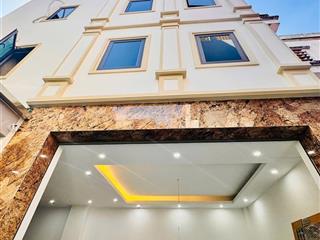Khu vực trung tâm hai bà  5 tầng thang máy  ngõ to, sát mặt phố cách 30m  nhà đẹp ở ngay