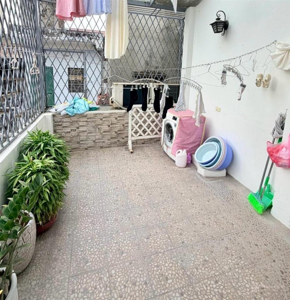 Trung tâm ba đình  50m ra phố  nhà lô góc, cực đẹp  tặng full nội thất  khu dân trí cao