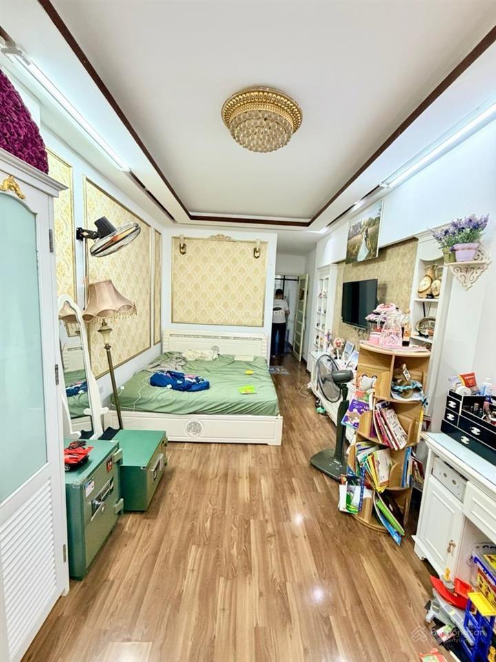 Trung tâm ba đình  50m ra phố  nhà lô góc, cực đẹp  tặng full nội thất  khu dân trí cao