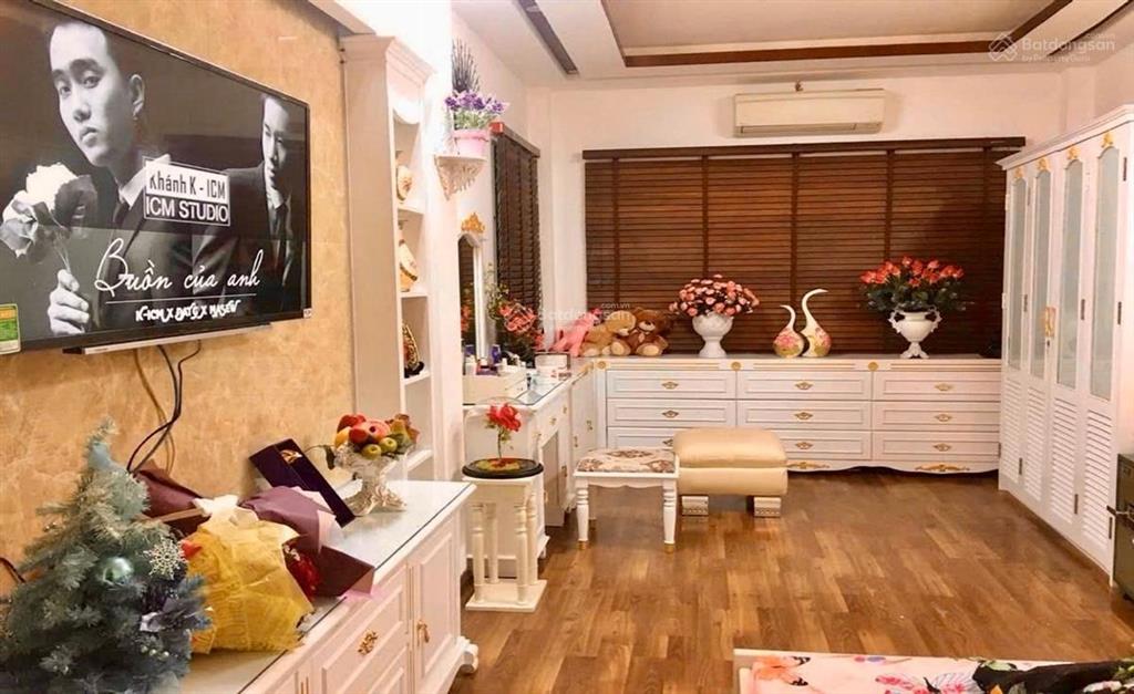 Trung tâm ba đình  50m ra phố  nhà lô góc, cực đẹp  tặng full nội thất  khu dân trí cao