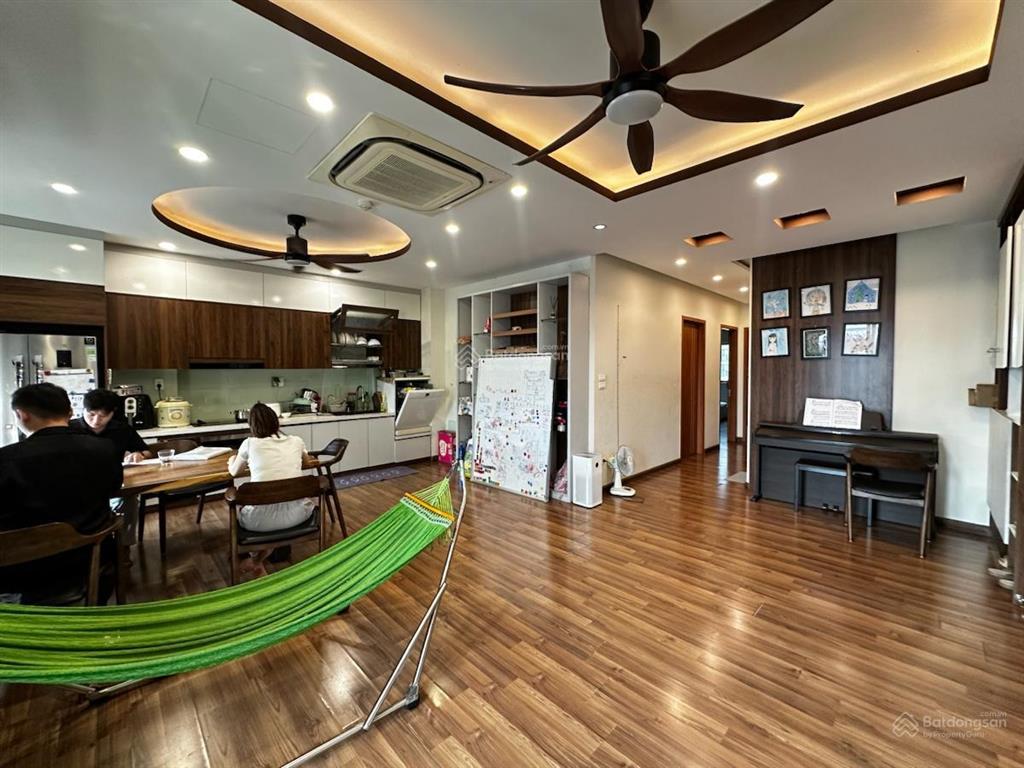 Mỹ đình  chủ nhà để lại toàn bộ nội thất như hình  full nội thất cao cấp