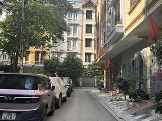 132 võ chí công  phân lô bộ giáo dục  55m2/5tầng/26.5tỷ  vỉa hè phân lô 2 ô tô tránh  hàng hiêm