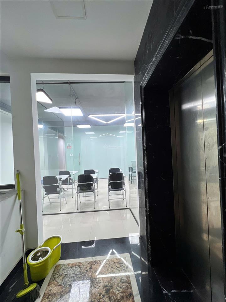 Cho thuê văn phòng phố hồng tiến, nhà chính chủ tại địa chỉ 143 hồng tiến